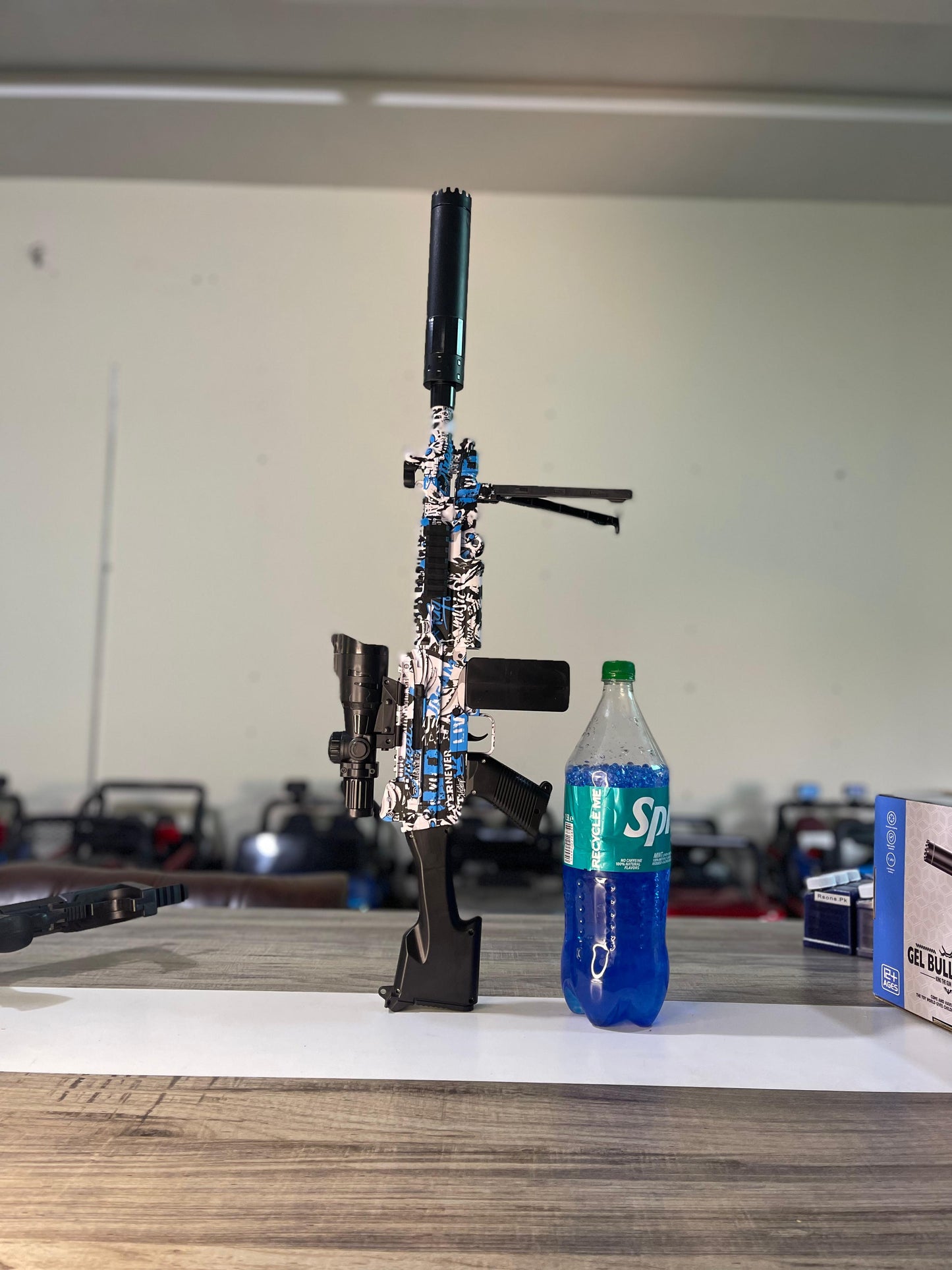 Electric Full - Automatic Gel Bullet Gun - Easy to Use and Play - Full Automatic